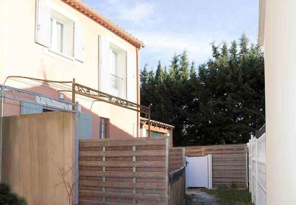 Gite Les Coquelicots 2 Quartier Residentiel ลีล-ซูร์-ลา-ซอร์ก ภายนอก รูปภาพ